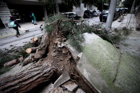 Αττική: Ποιοι δρόμοι παραμένουν κλειστοί από την κακοκαιρία