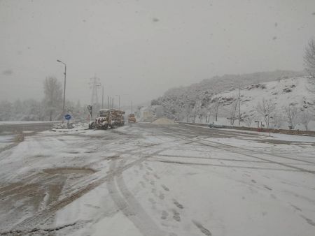 «Ωκεανίδα» με χιόνια, θυελλώδεις ανέμους και προβλήματα σε όλη την επικράτεια