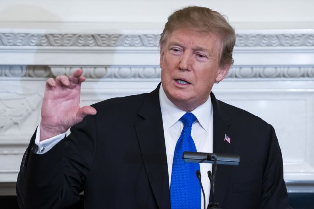 Τραμπ: Ζητά από τον ΟΠΕΚ να ηρεμήσει με τις τιμές του πετρελαίου