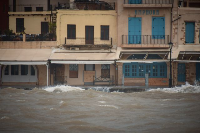 Σπίρτζης: Το ελικόπτερο δεν μπόρεσε να προσγειωθεί στα Χανιά λόγω καιρού