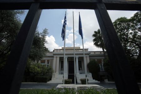 «Βυθίζονται» οι υποψήφιοι ΣΥΡΙΖΑ – Γκρίνια και κατήφεια στο Μαξίμου