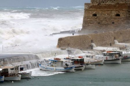 Κρήτη: Ανυπολόγιστη η καταστροφή – Αναζητούν τον αγνοούμενο [εικόνες]