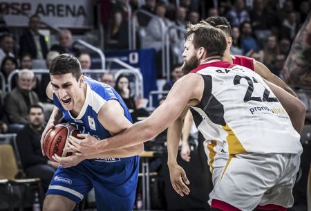 Λαρεντζάκης: «Κλείσαμε τα αυτιά μας στην αμφισβήτηση»