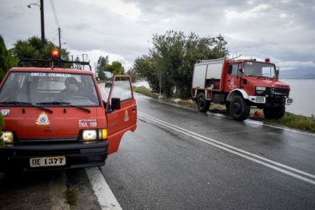 Θεσσαλονίκη: IX πήρε φωτιά εν κινήσει – Νεκρός ο οδηγός