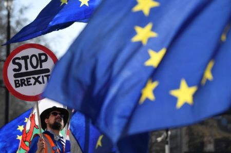 Brexit: Τι να την κάνουν την Παράταση αναρρωτιέται ο Μπαρνιέ