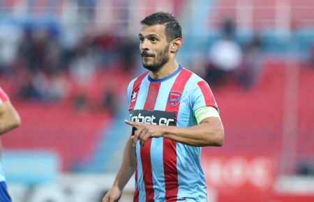 Επίθεση Κόρμπου σε Σκουλά: «Να βγει να πει δημόσια τι είπε στο ημίχρονο…»