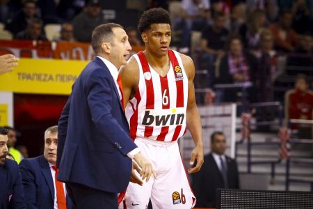 Δήλωσε Τουπάν αντί Στρέλνιεκς για τη Basket League ο Ολυμπιακός