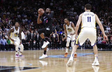 NBA: Καρφώματα, τάπες και Ουέιντ στην κορυφή του Τοπ 10