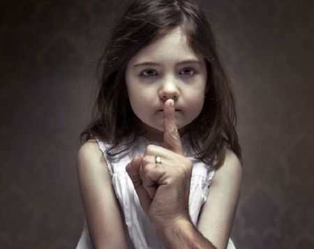 Το τέρας της σεξουαλικής κακοποίησης ανηλίκων ζει στην Ελλάδα