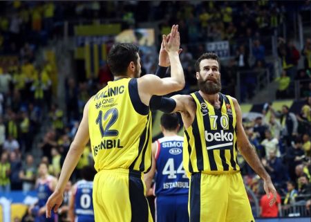 Με σούπερ Σλούκα η Φενέρμπαχτσε παρέσυρε και την Εφές