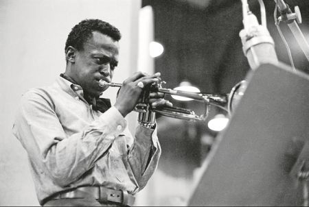 Μάιλς Ντέιβις: Ο κουλ επιστήμονας της τζαζ