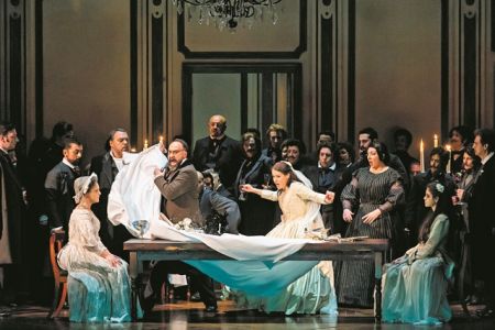 Βασιλική  Καραγιάννη: «Ζούμε τη δικτατορία του σκηνοθέτη»