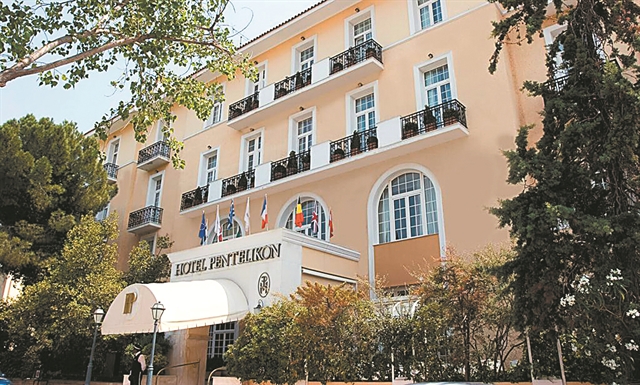 Οι τουριστικές «δραστηριότητες» του κ. Δουζόγλου