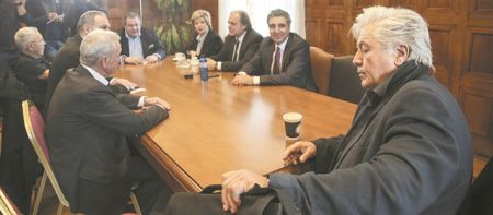 Βουλευτές έτοιμοι για όλα…