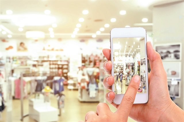 «Ψαχτήρια» για κρυφά κέρδη επωνύμων στα social media