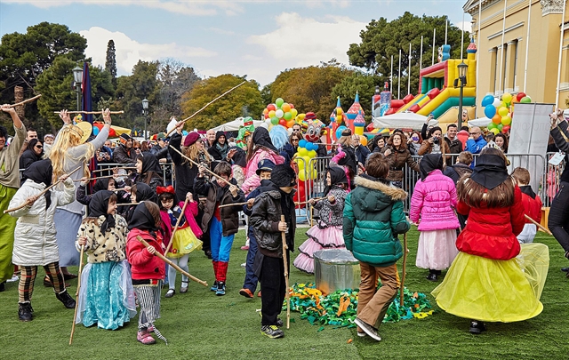 Η Αθήνα σε αποκριάτικους ρυθμούς