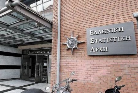ΕΛΣΤΑΤ: Τι απαντά στα περί απόκρυψης στοιχείων για αυτοκτονίες