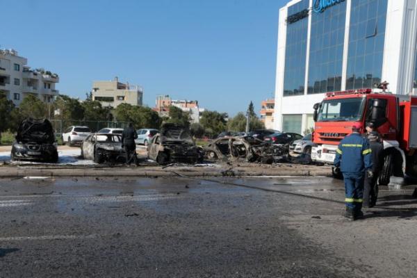 Έκρηξη στη Γλυφάδα με έναν τραυματία – Ποια ενδεχόμενα εξετάζουν οι Αρχές | tovima.gr