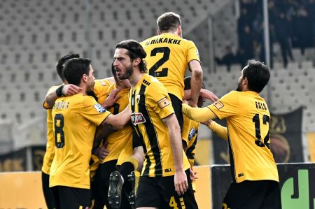 Με 3-5-2 και Μπακασέτα η ΑΕΚ