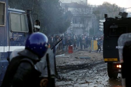Αλγερία:  – Ένας νεκρός, δεκάδες τραυματίες σε διαδηλώσεις