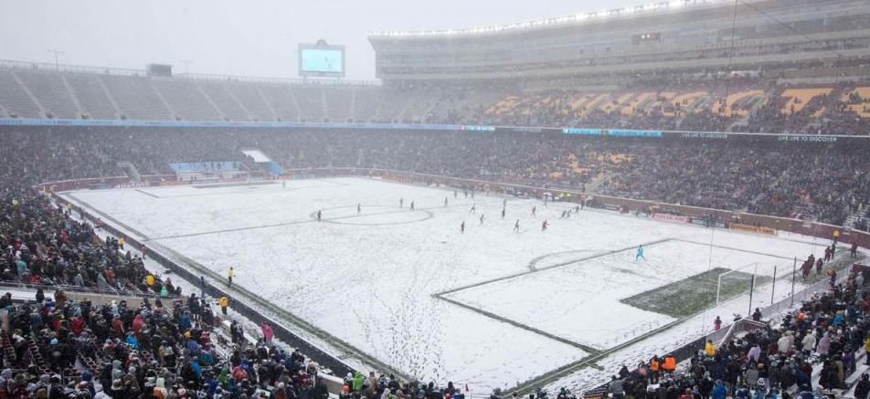 «Πάγωσε» ο διαιτητής σε ποδοσφαιρικό αγώνα