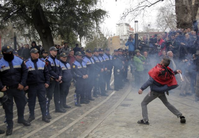 Αλβανία: Χιλιάδες διαδηλωτές ζήτησαν και πάλι πρόωρες εκλογές