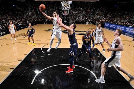 ΝΒΑ : Έπαιξαν με τη… φωτιά οι Σπερς, περίπατος για τους Νετς