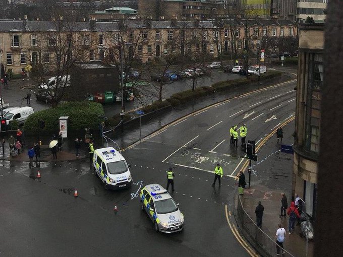 Εδιμβούργο: Εντοπίστηκε ύποπτο πακέτο – Εκκενώνεται κτίριο
