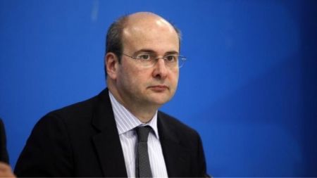 Χατζηδάκης για ομόλογο: Σε γκρίζο φόντο η έκδοσή του