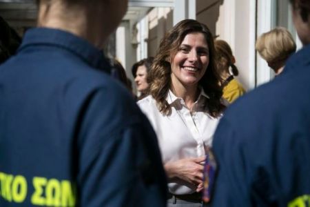 Στον κήπο του Μαξίμου η Μπέτυ Μπαζιάνα για τη Γιορτή της Γυναίκας