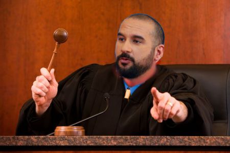 Δημήτρης Τζανακόπουλος: Ενας εισαγγελέας από τα… Lidl