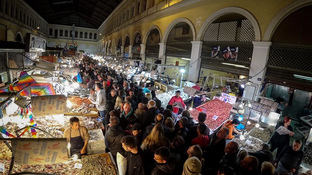 Ολονυχτία στη Βαρβάκειο για το τραπέζι της Καθαράς Δευτέρας