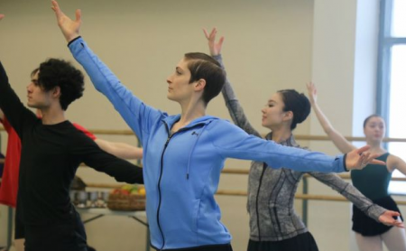 Κάθριν Ρέφορντ: βρίσκομαι πάνω στη σκηνή και χορεύω, αλλά πάσχω από μια αόρατη ασθένεια