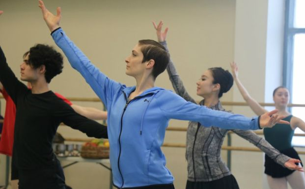 Κάθριν Ρέφορντ: βρίσκομαι πάνω στη σκηνή και χορεύω, αλλά πάσχω από μια αόρατη ασθένεια