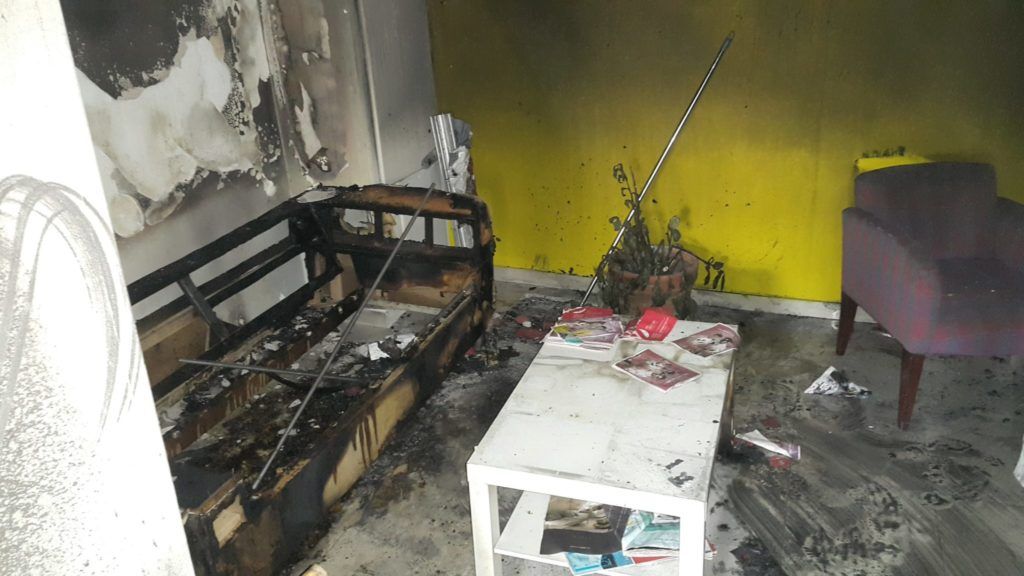 Ομοφοβικά κίνητρα στην εμπρηστική επίθεση στο Checkpoint της Αθήνας