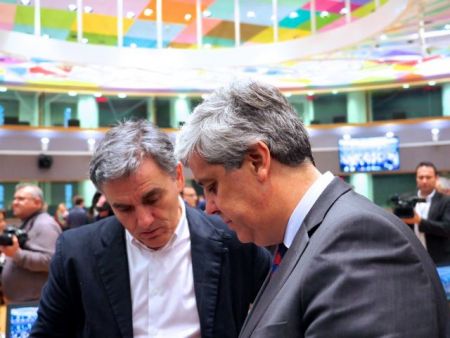 Eurogroup: «Πάγος» στη δόση του 1 δισ. – Ποια τα εμπόδια
