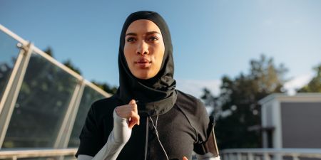 Θύελλα αντιδράσεων μπλοκάρει το λανσάρισμα χιτζάμπ για δρομείς