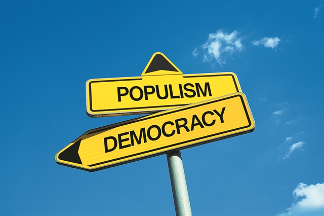 Συνταγματική δημοκρατία και λαϊκισμός