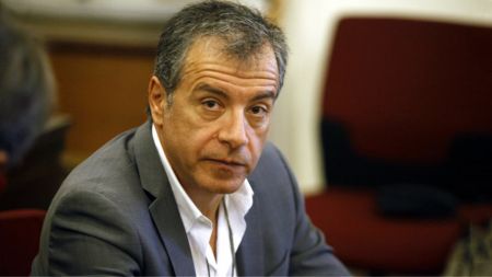 Θεοδωράκης: Οι εκλογές θα αργήσουν – Καμία συνεργασία στον ορίζοντα του Ποταμιού