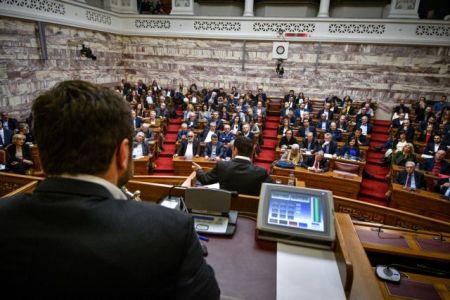 Κοινοβουλευτική Ομάδα ΣΥΡΙΖΑ: Καυγάδες μεταξύ βουλευτών