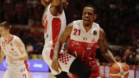 Αρμάνι : Επιστρέφουν κόντρα στον Ολυμπιακό Τζέρελς και Νάναλι