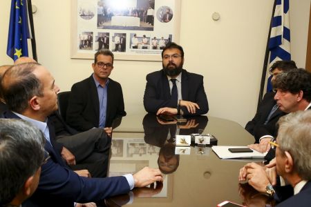 Ξεκίνησε η σύσκεψη Βασιλειάδη – Αγγελόπουλων – Γιαννακόπουλου