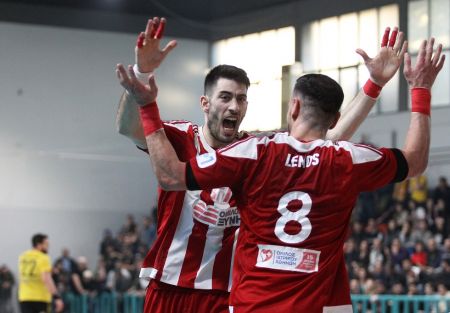 Θρίαμβος του Ολυμπιακού στον τελικό του Κυπέλλου, 23-13 την ΑΕΚ