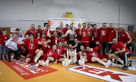 Ολυμπιακός: Η απονομή του Κυπέλλου και οι πανηγυρισμοί