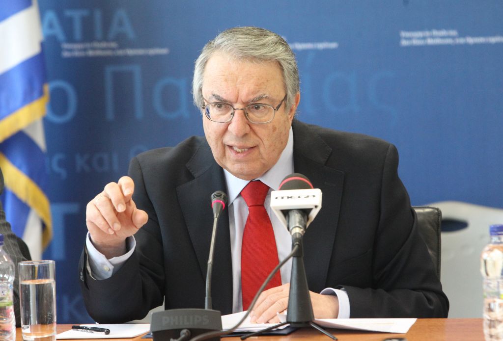 Γ. Μπαμπινιώτης: Η γλώσσα των Σκοπιανών δεν έχει καμία σχέση με τα Ελληνικά για να λέγεται Μακεδονική