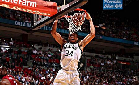 Η απολαυστική βραδιά του Αντετοκούνμπο στο Μαϊάμι