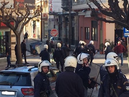 Τα έσπασαν οι οπαδοί του ΠΑΟΚ στο Αγρίνιο