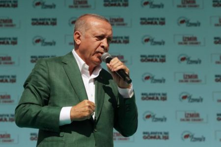 Νέα πρόκληση Ερντογάν: «Σμύρνη που έριξες τους γκιαούρηδες στη θάλασσα»