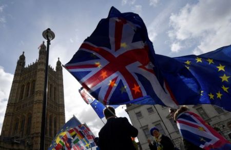 Brextit: Βαθαίνει η πολιτική κρίση στην Βρετανία