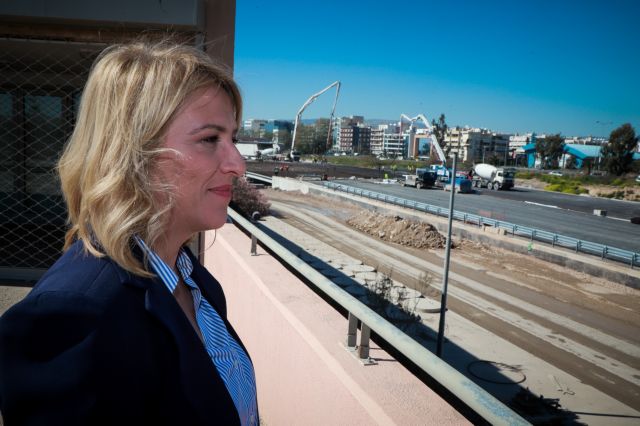 Ρ. Δούρου: Ανακάλεσε την άδεια της σχολής οδηγών με τα παράνομα διπλώματα